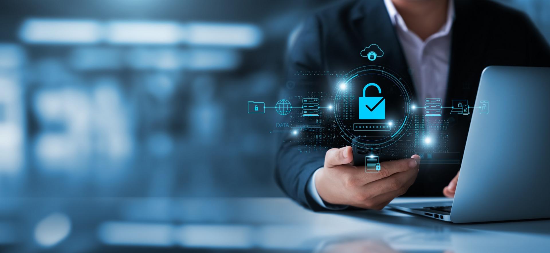 Pracownik przy komputerze