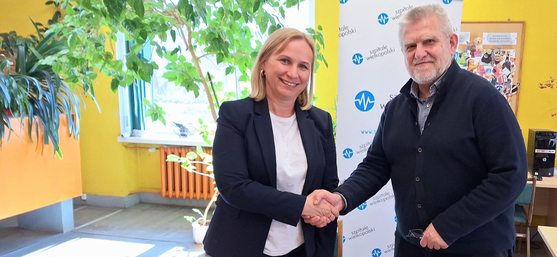 P. Dyrektor Małgorzata Olszewska z P. Leszkiem Sikorskim