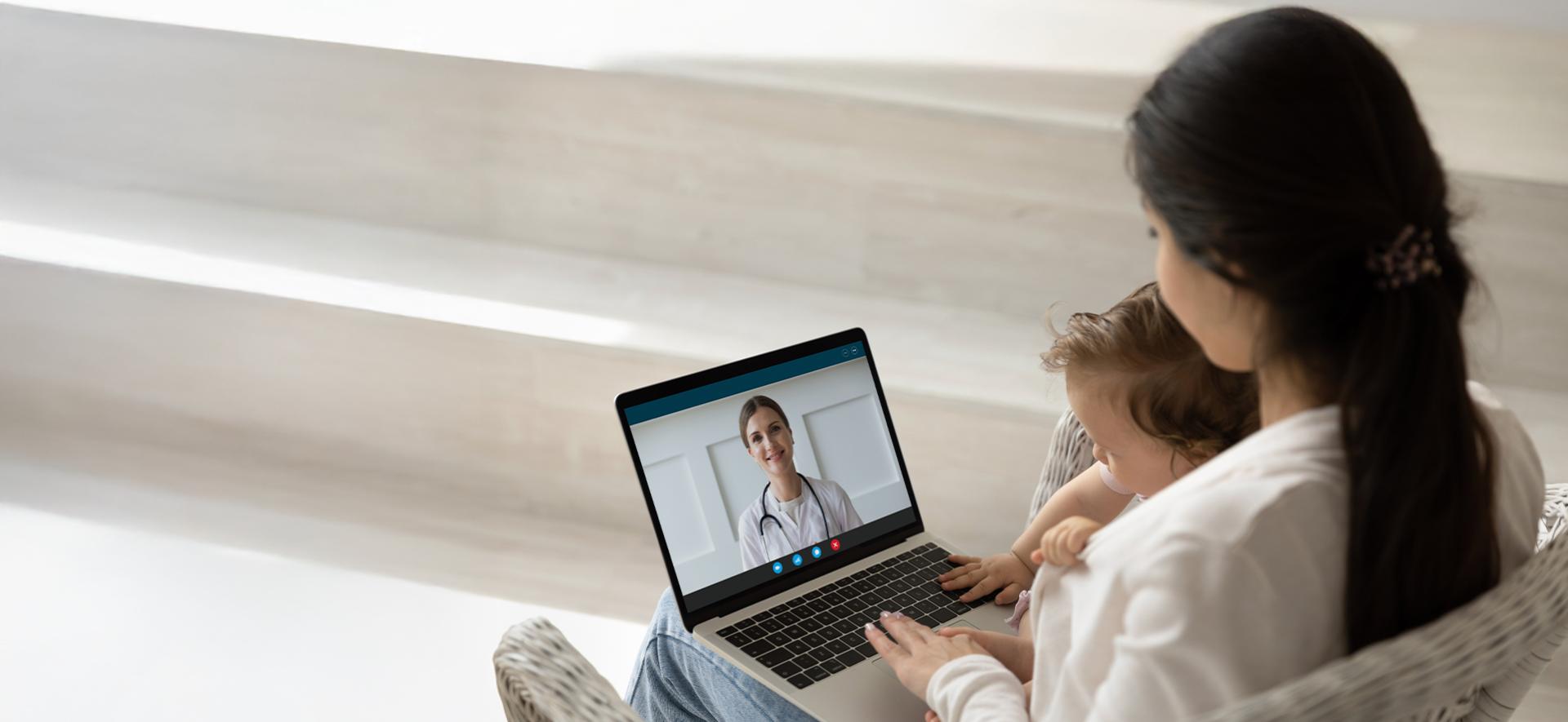 pani na kanapie z lekarzem wideo