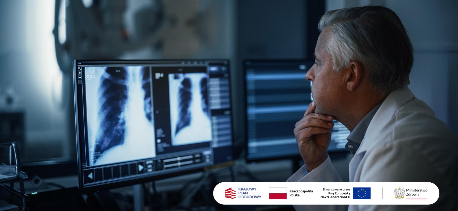 Lekarz analizuje badania obrazowe