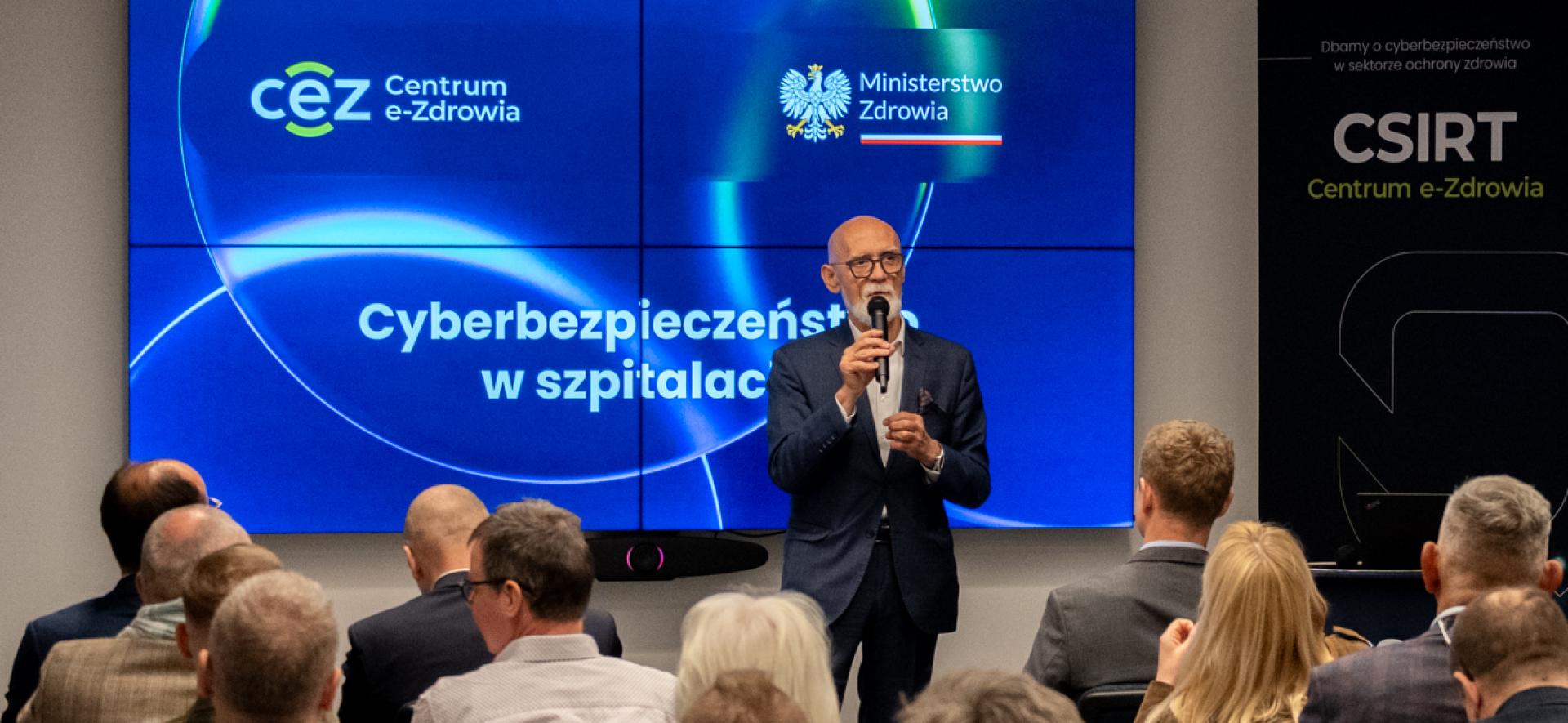 Minister Zdrowia Tomasz Maciejewski podczas konferencji cyberbezpieczeństwo w szpitalach