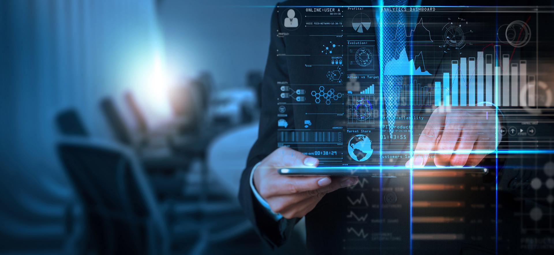 Mężczyzna z tabletem