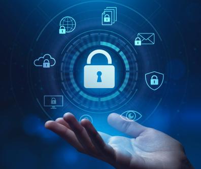 kłódka i ikony lewitujące nad dłonią