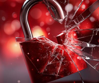 rozbita kłódka oświetlona na czerwono