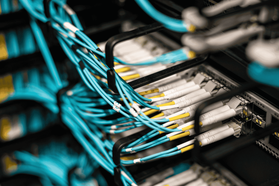 kable podłączone do serwera