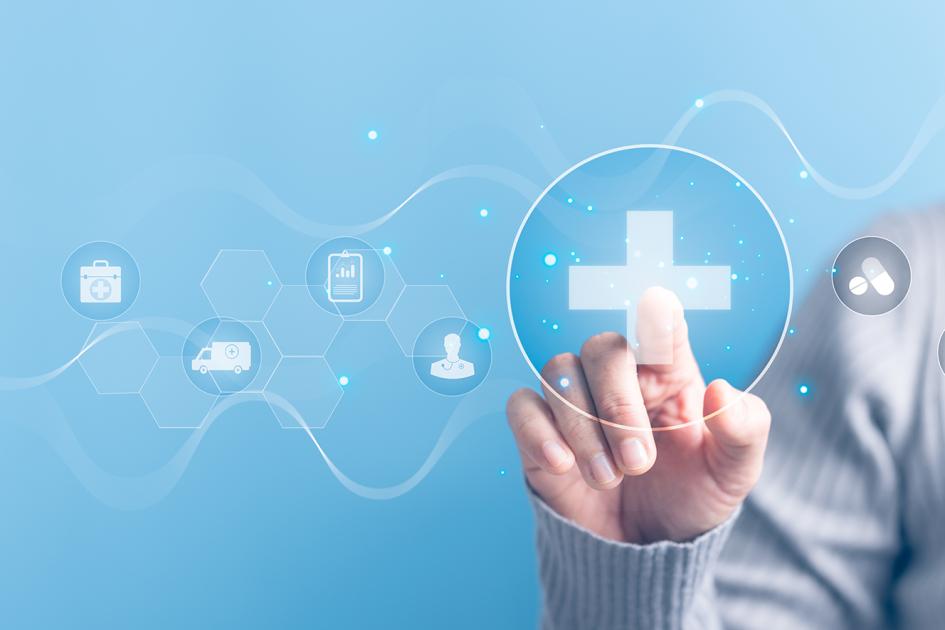 dłoń wskazująca koło z krzyżykiem w środku