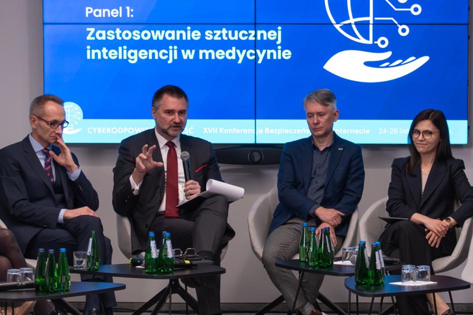 Paneliści biorący udział w debacie eksperckiej