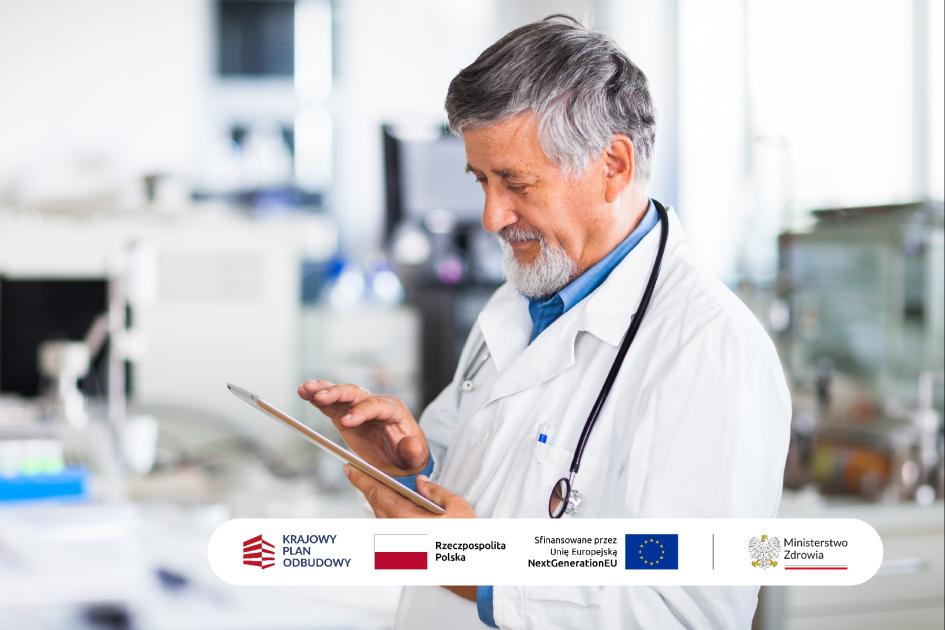 lekarz trzymający tablet